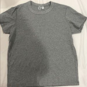 Uniqlo Plain Gray Large Short Sleeve Tee.